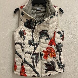 Columbia Cream Floral Quilted Vest Omni-Heat
